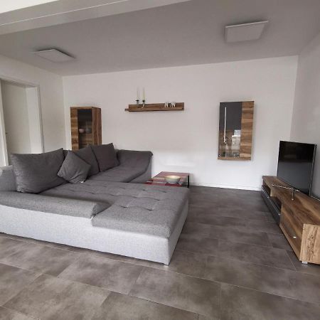 Moderne Wohnung Mit Terrasse Und Eigenem Zugang. Ремшайд Екстер'єр фото