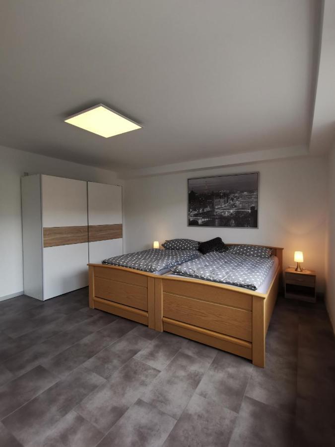 Moderne Wohnung Mit Terrasse Und Eigenem Zugang. Ремшайд Екстер'єр фото